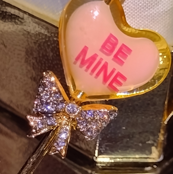 Juicy Couture Jewelry - Juicy Couture Pink 💕 Heart Lolli... Be Mine Stunning Gold 🎁 NWT